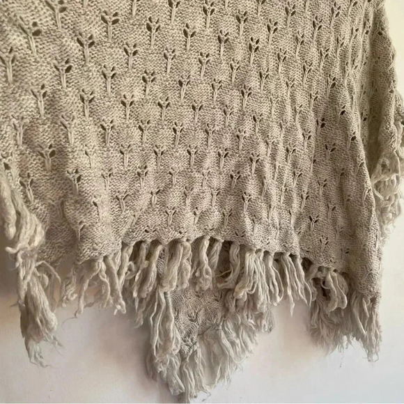Quicksilver Tan Knit Poncho Sweater Fringe Shrug Wool Boho Turtle Neck Cream - Picture 2 of 8